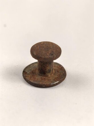 Metallbeschlag für einen Trage- oder  Halteriemen für eine Gasmaskendose der Wehrmacht oder einer S-Maskendose