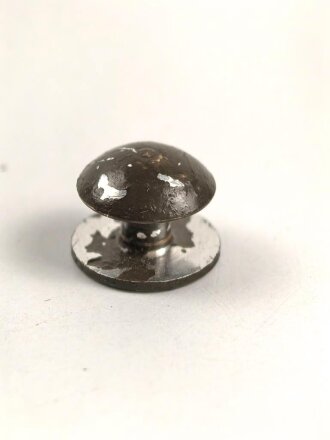 Metallbeschlag für einen Trage- oder  Halteriemen für eine Gasmaskendose der Wehrmacht oder einer S-Maskendose