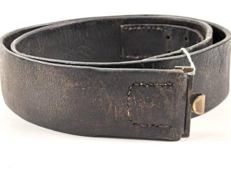 1.Weltkrieg, Koppelriemen für Mannschaften datiert 1915. Leder zum Teil angetrocknet, Gesamtlänge 102cm