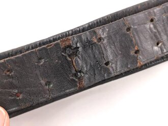 1.Weltkrieg, Koppelriemen für Mannschaften datiert 1915. Leder zum Teil angetrocknet, Gesamtlänge 102cm