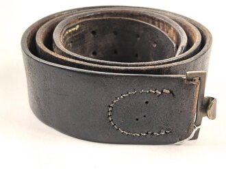 1.Weltkrieg, Koppelriemen für Mannschaften . Eingekürztes Stück, Gesamtlänge 95cm, stark getragen