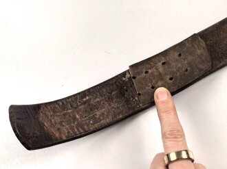 1.Weltkrieg, Koppelriemen für Mannschaften . Eingekürztes Stück, Gesamtlänge 95cm, stark getragen
