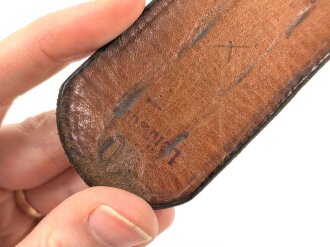 Koppelriemen für Mannschaften zum Waffenrock der Wehrmacht. Lackleder, gebraucht, Gesamtlänge 84cm