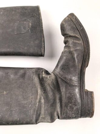 Paar Stiefel für Offiziere. Alter und Herkunft unbekannt. Ungereinigtes Paar, Sohlenlänge 31,5cm