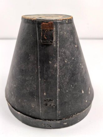 Kaiserreich und 1. Weltkrieg, Koffer für eine Pickelhaube, defektes Stück
