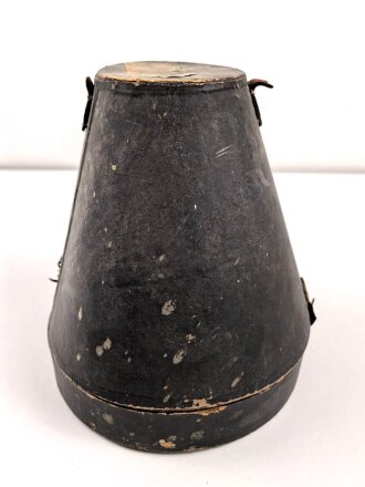 Kaiserreich und 1. Weltkrieg, Koffer für eine Pickelhaube, defektes Stück