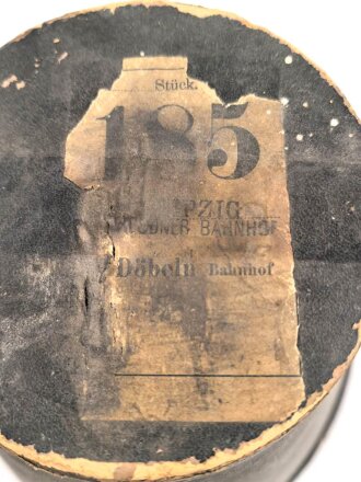 Kaiserreich und 1. Weltkrieg, Koffer für eine Pickelhaube, defektes Stück