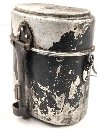 Kochgeschirr alter Art ( hohe Form ) schwarzer Originallack, keine Stempelung ersichtlich, so von Parteiverbänden getragen