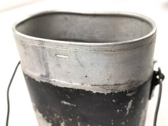 Kochgeschirr alter Art ( hohe Form ) schwarzer Originallack, keine Stempelung ersichtlich, so von Parteiverbänden getragen