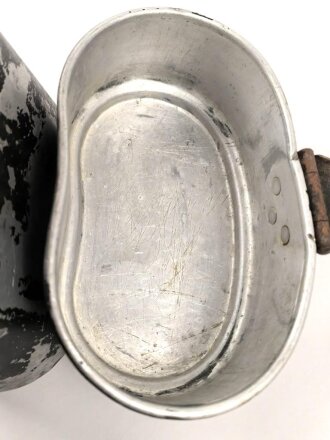 Kochgeschirr alter Art ( hohe Form ) schwarzer Originallack, keine Stempelung ersichtlich, so von Parteiverbänden getragen