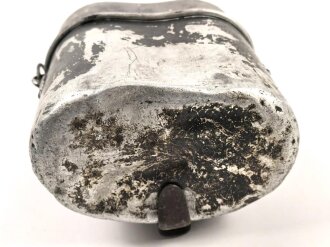 Kochgeschirr alter Art ( hohe Form ) schwarzer Originallack, keine Stempelung ersichtlich, so von Parteiverbänden getragen