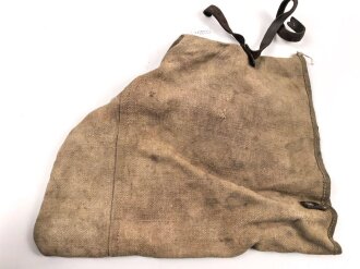 Abdeckhaube Wehrmacht. Keine erkennbare Stempelung, für mich nicht zuzuordnen. Maße etwa 34 x 29cm