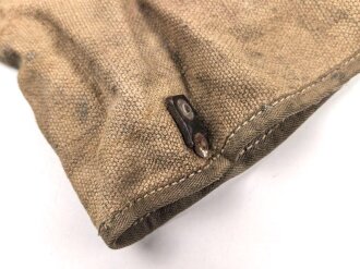 Abdeckhaube Wehrmacht. Keine erkennbare Stempelung, für mich nicht zuzuordnen. Maße etwa 34 x 29cm