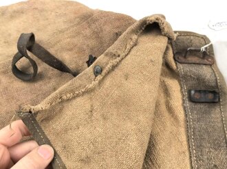 Abdeckhaube Wehrmacht. Keine erkennbare Stempelung, für mich nicht zuzuordnen. Maße etwa 34 x 29cm