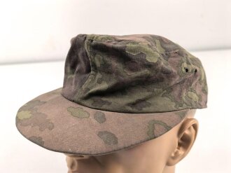 Tarnfeldmütze für Angehörige der Waffen SS. Kopfgrösse gemessen 57 1/2. Neuzeitliche Sammleranfertigung, Einzelstück aus Sammlungsauflösung
