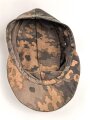 Tarnfeldmütze für Angehörige der Waffen SS. Kopfgrösse gemessen 57 1/2. Neuzeitliche Sammleranfertigung, Einzelstück aus Sammlungsauflösung
