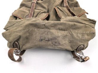 Rucksack zivile Ausführung, von der Fliegerhorstkommandantur Pilsen zugekauft und entsprechend gestempelt. gebraucht