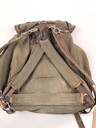 Rucksack zivile Ausführung, von der Fliegerhorstkommandantur Pilsen zugekauft und entsprechend gestempelt. gebraucht