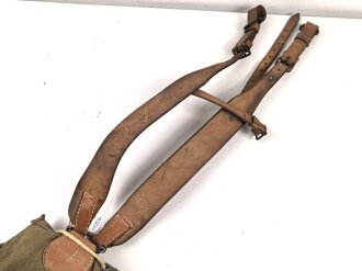 Rucksack Wehrmacht, gebrauchtes Stück, die schweren Trageriemen waren vermutlich ursprünglich für etwas anderes gedacht. Typische zusammenstellunf von allem was noch da war zum Ende des Krieges hin.