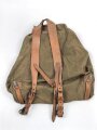 Rucksack Wehrmacht, gebrauchtes Stück, die schweren Trageriemen waren vermutlich ursprünglich für etwas anderes gedacht. Typische zusammenstellunf von allem was noch da war zum Ende des Krieges hin.