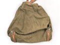 Rucksack Wehrmacht, gebrauchtes Stück, die schweren Trageriemen waren vermutlich ursprünglich für etwas anderes gedacht. Typische zusammenstellunf von allem was noch da war zum Ende des Krieges hin.
