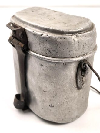 Kochgeschirr Wehrmacht, stark gebrauchtes Stück, der Deckel gestempelt H.W.43