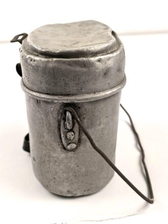 Kochgeschirr Wehrmacht, stark gebrauchtes Stück, der Deckel gestempelt H.W.43