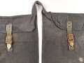 Wehrmacht, Beutel für Gewehrgranaten . Dunkelblaues, ungebrauchtes Stück mit  Lagerspuren, ungereinigt