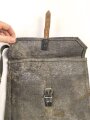 Wehrmacht, Beutel für Gewehrgranaten . Graue Ausführung datiert 1942, ungebrauchtes Stück mit  Lagerspuren, ungereinigt