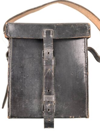 Lederne Tasche Wehrmacht datiert 1936. Kann ich leider nicht zuordnen