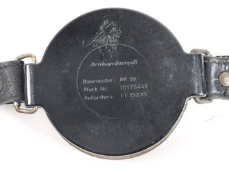 Luftwaffe, Armbandkompass Baumuster AK39, Fl 23235. Kleine Blase, originales Armband,