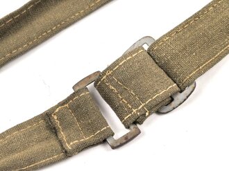 Trageriemen für den Brotbeutel der Helferinnen in der Wehrmacht.  Getragenes Stück