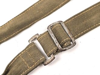 Trageriemen für den Brotbeutel der Helferinnen in der Wehrmacht.  Getragenes Stück