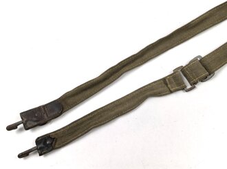 Trageriemen für den Brotbeutel der Helferinnen in der Wehrmacht.  Getragenes Stück