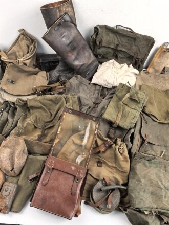 Gewaltiges Konvolut Ausrüstungsgegenstände. Meist Wehrmacht, alles mehr oder weniger defekt. Insgesamt etwa 15kg