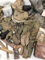 Gewaltiges Konvolut Ausrüstungsgegenstände. Meist Wehrmacht, alles mehr oder weniger defekt. Insgesamt etwa 15kg