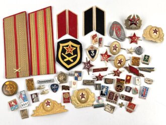 Russland Neuzeit, Konvolut Abzeichen aller Art