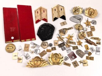 Russland Neuzeit, Konvolut Abzeichen aller Art