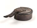 Lederne Schutzkappe für ein Zielfernrohr. Innendurchmesser 31,5mm, Alter und Herkunft unbekannt