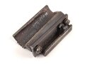 Teil einer Zielfernrohr Montage. Innendurchmesser etwa 19mm. Maße der Aufschubschiene 10 x 51mm, ohne Bezeichnung, Alter und Herkunft unbekannt
