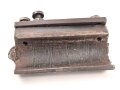 Teil einer Zielfernrohr Montage. Innendurchmesser etwa 19mm. Maße der Aufschubschiene 10 x 51mm, ohne Bezeichnung, Alter und Herkunft unbekannt
