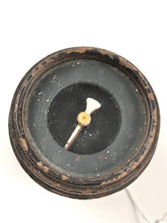 Druckanzeiger kg/cm². Durchmesser 65mm. Originallack. Alter und Herkunft unbekannt