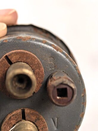 Druckanzeiger kg/cm². Durchmesser 65mm. Originallack. Alter und Herkunft unbekannt