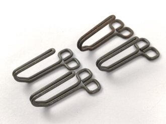 Satz Koppelhaken für eine Feldbluse der Wehrmacht. Eisen lackiert, ein Stück angerostet
