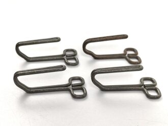 Satz Koppelhaken für eine Feldbluse der Wehrmacht. Eisen lackiert, ein Stück angerostet