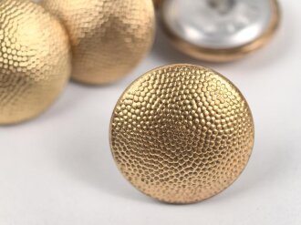 Knopf für einen Mantel mit etwa 9mm langer Öse. Durchmesser 19mm, vergoldate. Sie erhalten ein ( 1 ) Stück