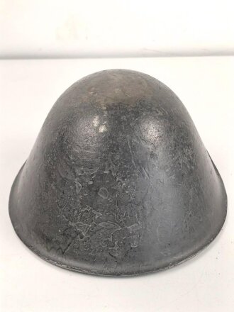 DDR, Stahlhelm der Nationalen Volksarmee NVA, die Glocke datiert 1972, getragenes Stück, ungereinigt