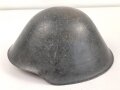 DDR, Stahlhelm der Nationalen Volksarmee NVA, die Glocke datiert 1972, getragenes Stück, ungereinigt
