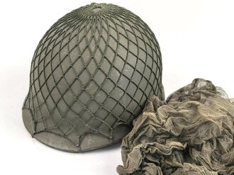 Bundeswehr, Stahlhelm alter Art in gutem Zustand. Das...