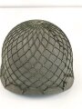Bundeswehr, Stahlhelm alter Art in gutem Zustand. Das Tarnnetz ist meiner Meinung nach von der NVA.